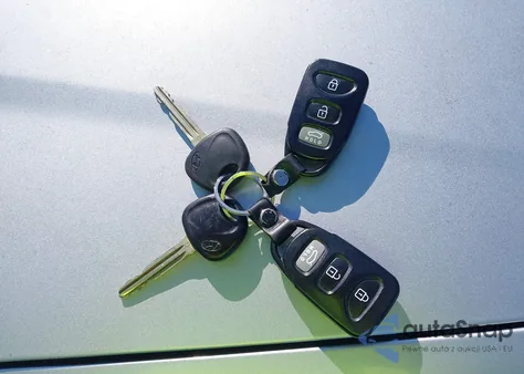 2010 Hyundai Elantra Gls from USA, damaged, VIN KMHDU4AD3AU073626